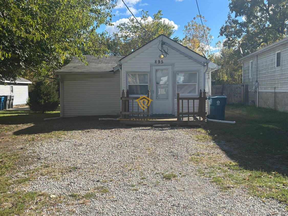 Primary Photo - West Side, Close to the Airport, 1 Bedroom...