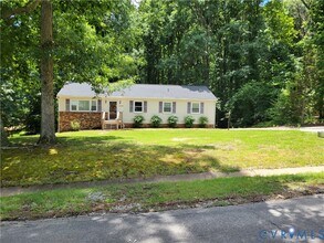 Building Photo - 2123 Chestnut Oaks Rd