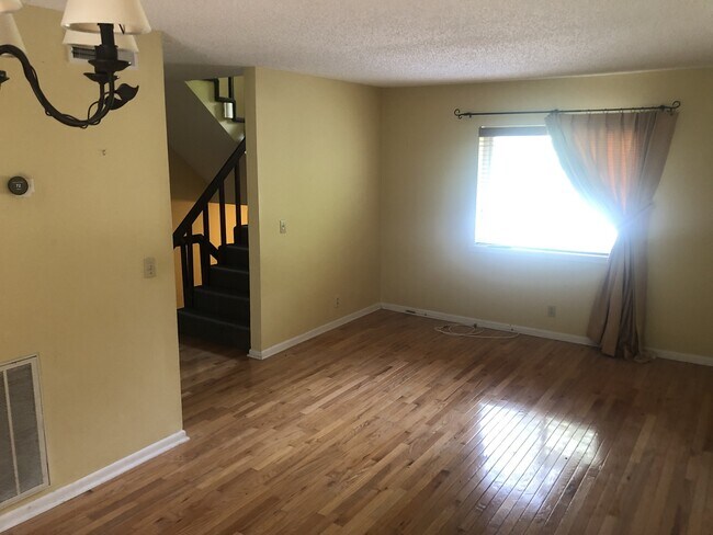 Foto del edificio - 114 Summit Ridge Ct
