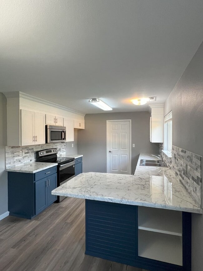 Building Photo - Jared and Travis Duplex