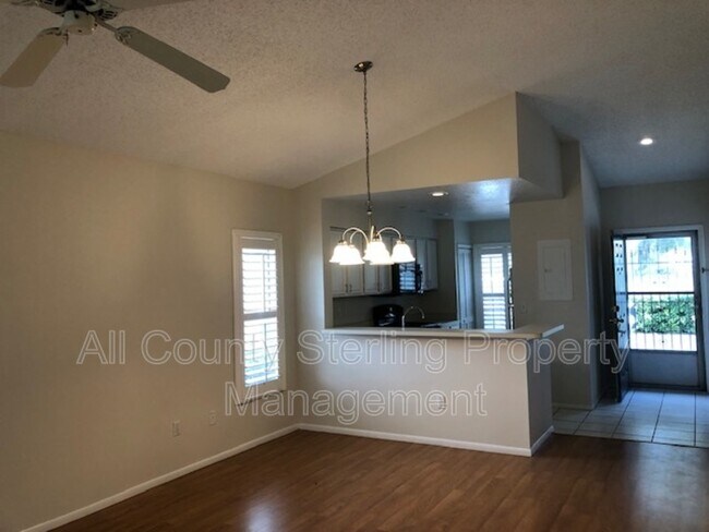 Foto del edificio - 4559 Oak Arbor Cir
