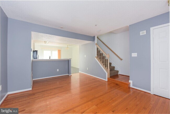 Building Photo - 2407 Golders Green Ct