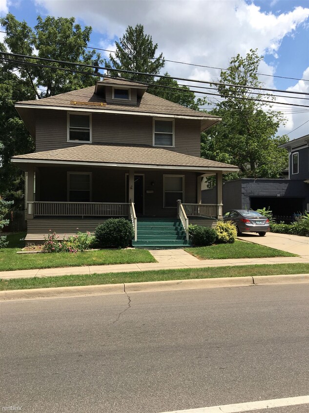 Primary Photo - 5 br, 2 bath House - 214 Douglas Ave