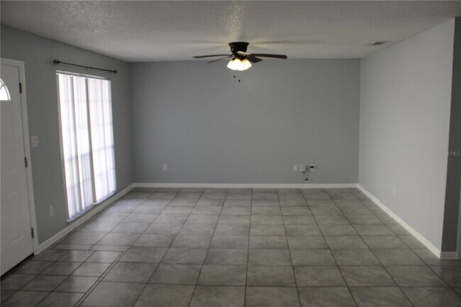 Building Photo - 4400 Shadow Crest Pl