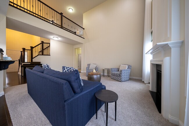 Foto del edificio - 5075 Jewel Ln N