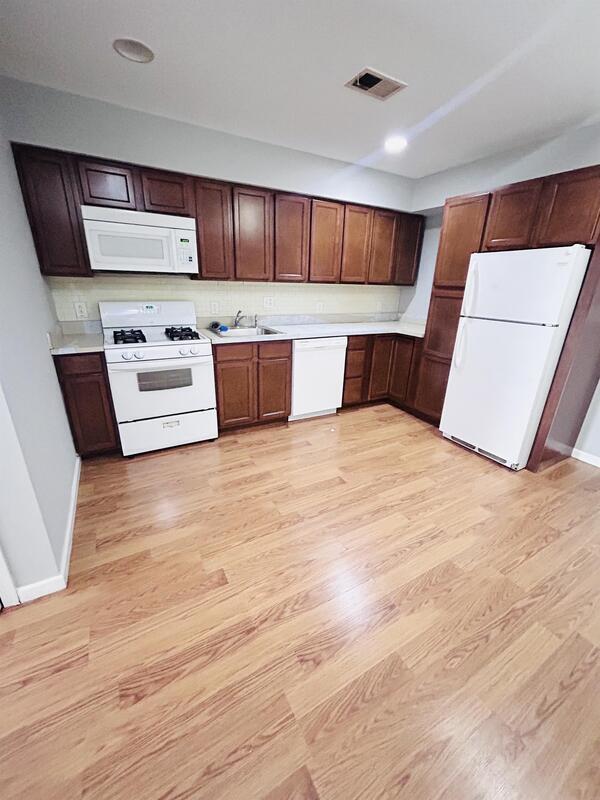 Building Photo - 5038 Spruce St