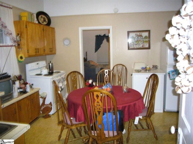 Foto del edificio - 1700 Walnut Grove Rd