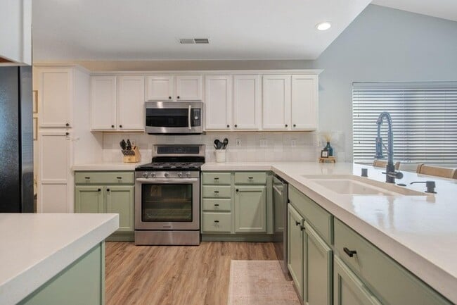 Building Photo - Updated 3BR Home with Pool, RV Parking & Solar in Shannon Ranch