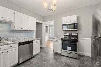 Building Photo - 36 Bellevue St