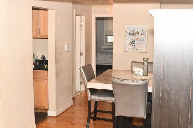 Foto del edificio - 2832 Hartford St SE