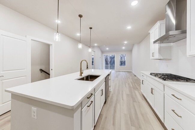 Foto del edificio - BRAND NEW CONSTRUCTION -- 55+ Living - 4 +...