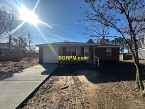 Building Photo - 1211 Lee St