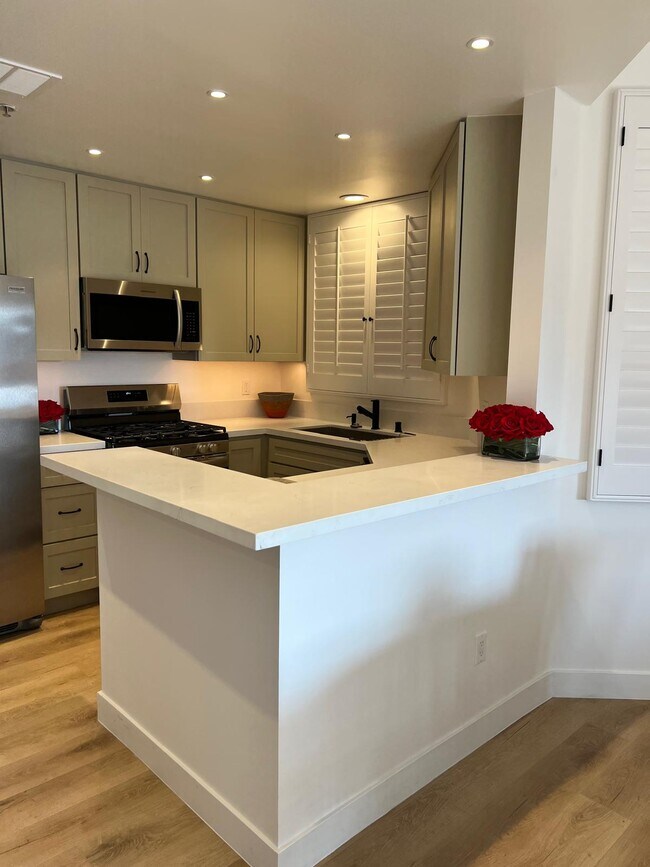 3 habitaciones, 3 baños, 140 metros cuadrados, cocina - Plymouth Apartments