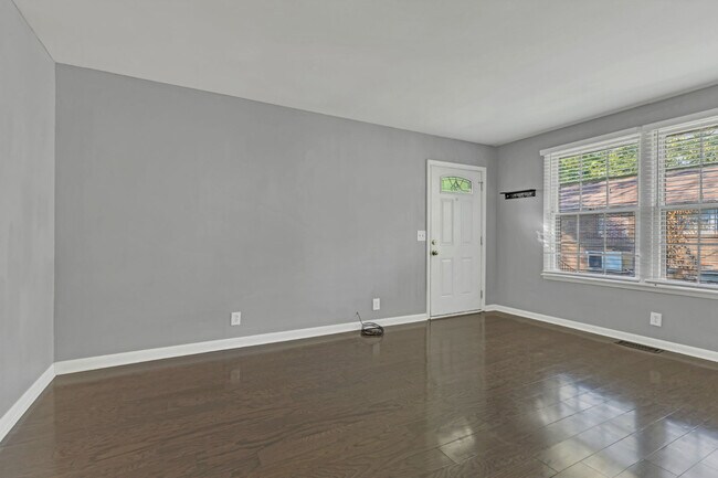 Foto del edificio - Charming Duplex in Prime Walkable 12 South Location!