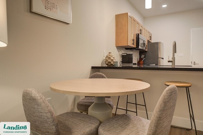 Foto del edificio - 1999 E Boston St