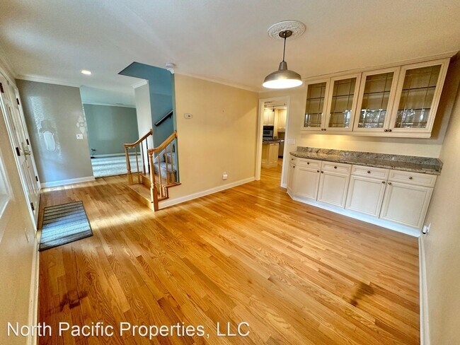 Building Photo - 5 br, 3.5 bath House - 18617 129th Ave NE