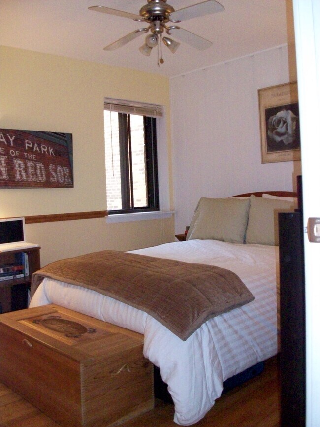 BEDROOM NUMBER 2 - 832 W Oakdale Ave