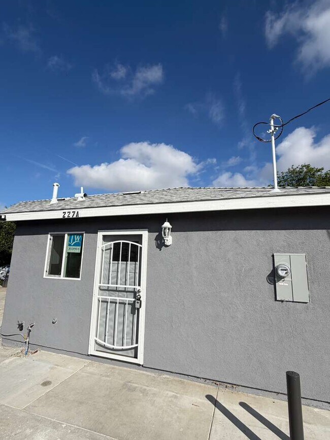 Foto del edificio - 227 Waldo Ave