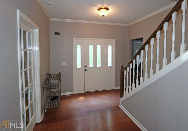 Building Photo - 440 Longwood Ct