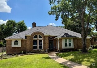 Building Photo - 5008 Dawnwood Ct