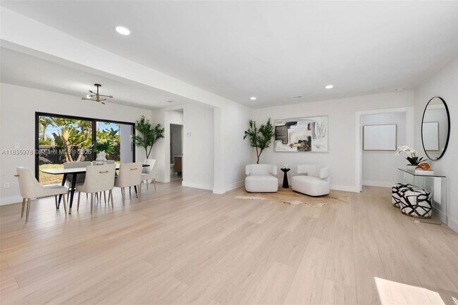 Foto del edificio - 185 NE 106th St