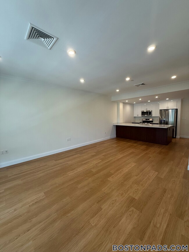 Building Photo - 120 Gerry Rd