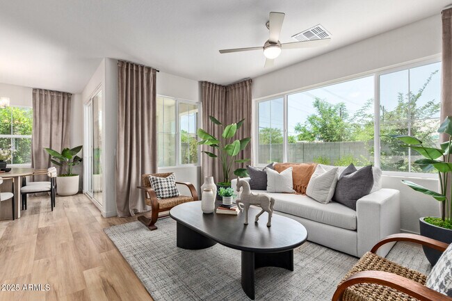 Foto del edificio - 1511 W Sierra Vista Dr