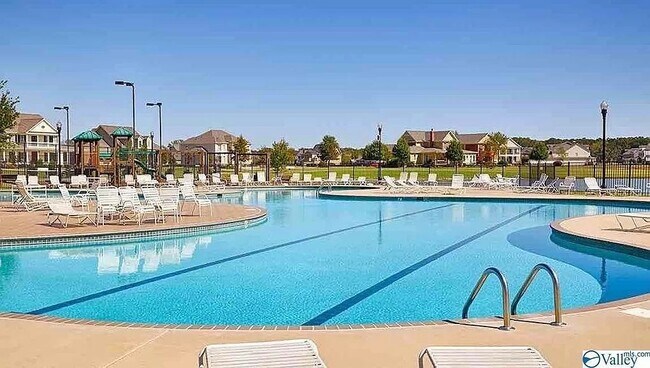 Foto del edificio - 53 Maple Grove Blvd SW