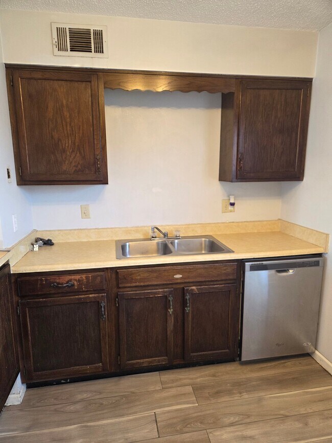 Foto del edificio - 8709 Countryshire Ln