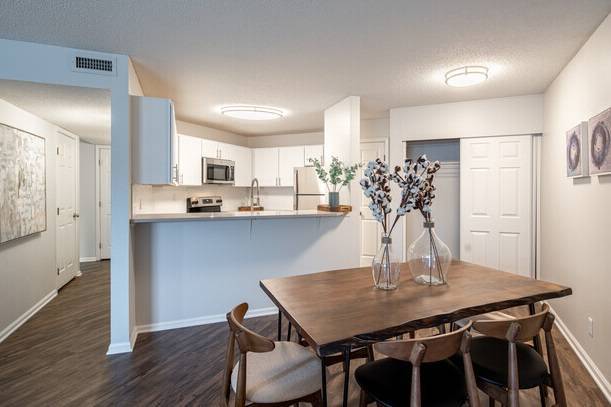 Building Photo - Premium Amenities, On the Cedar Lake Trail...