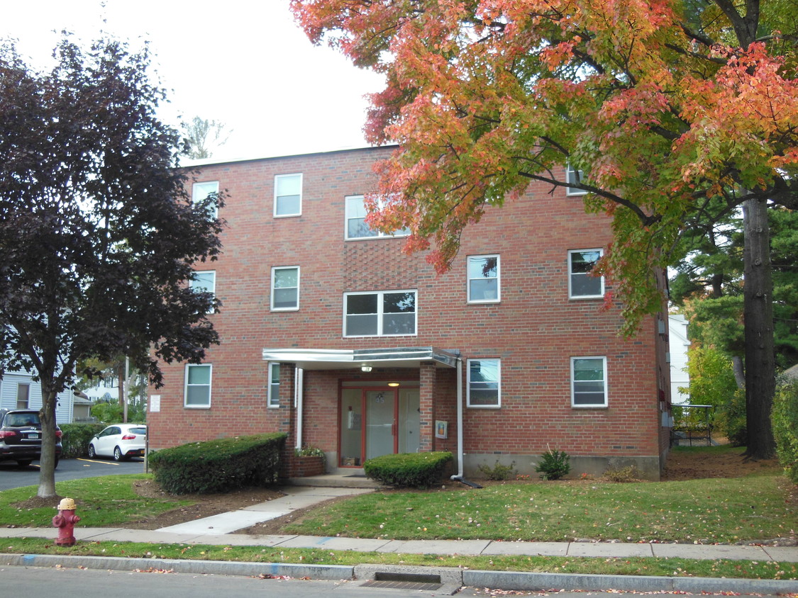 Primary Photo - Oakwood Avenue