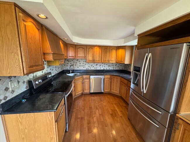 Foto del edificio - 4000 Marlton Cir