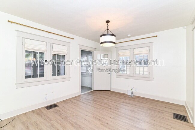 Foto del edificio - 1028 N Kealing Ave