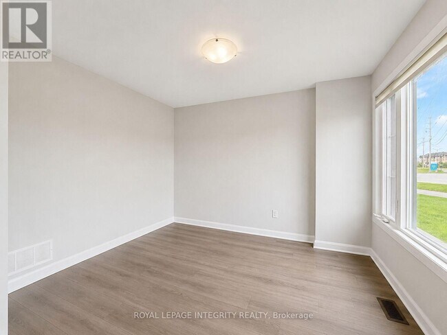 Building Photo - 341 Clearpath Private