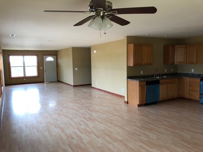 Building Photo - 38 Dunsford Dr