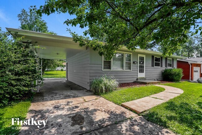 Building Photo - 1355 Del Rey Dr