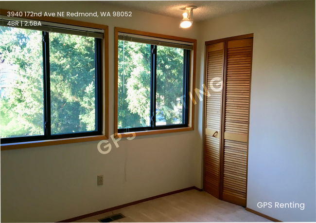 Building Photo - Beautiful 4 Bedroom near Microsoft Availab...