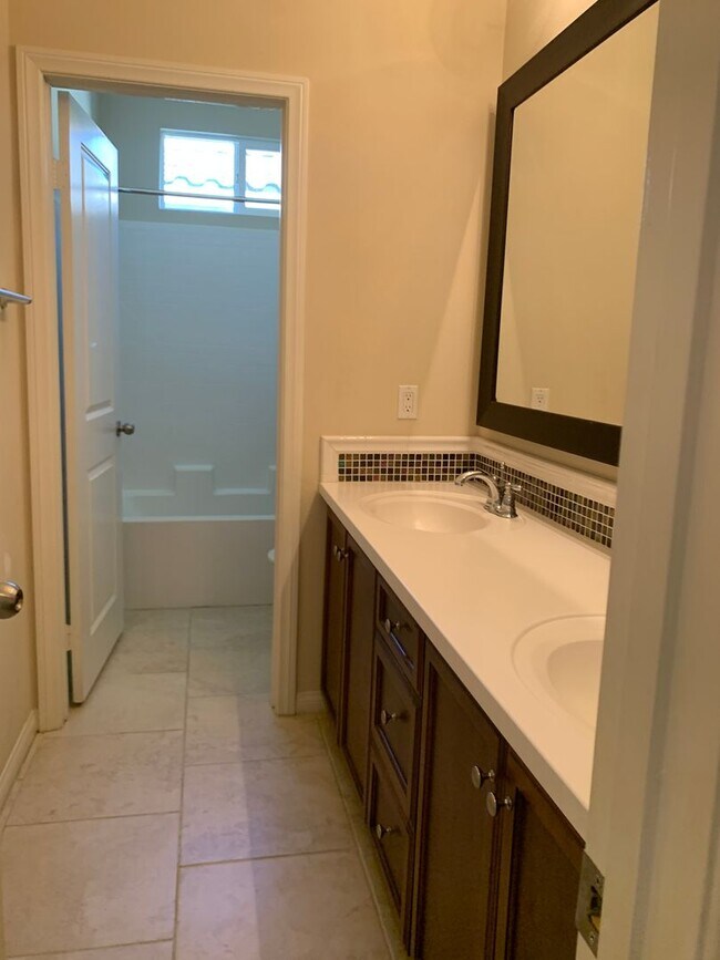 Building Photo - Southwest Home