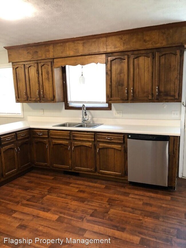 Building Photo - 4 br, 2.5 bath House - 15 Carriage Court