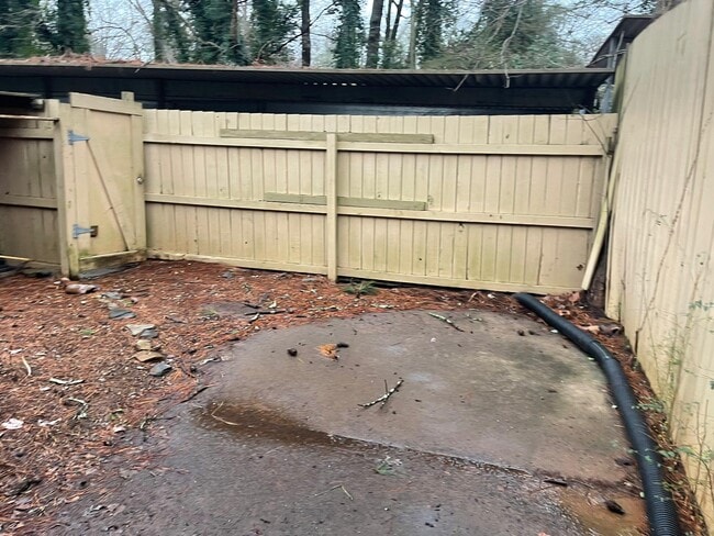 Building Photo - 3359 Columbia Trce