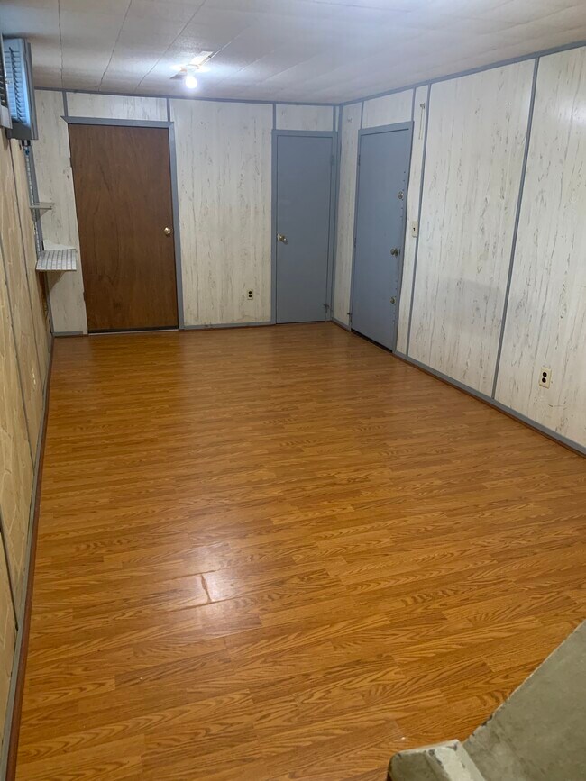 Building Photo - 1023 Cricket Ln