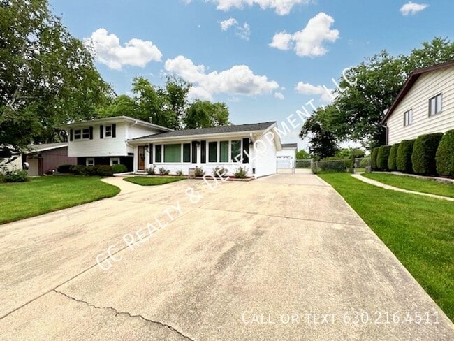 Building Photo - 933 Cornell Ln