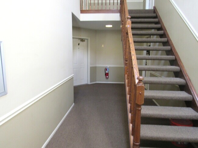 Foto del edificio - 28 Ashburn Ct