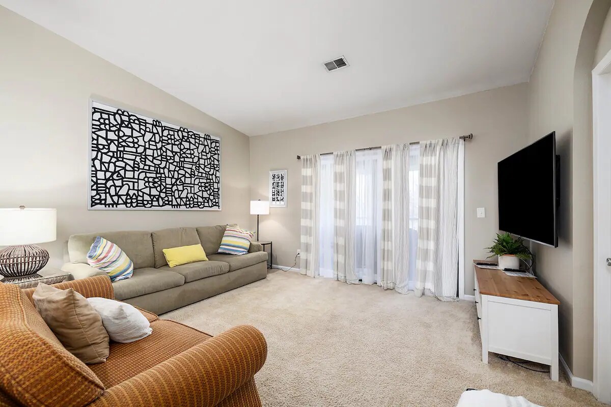 Foto principal - 350 S Wildwood Dr