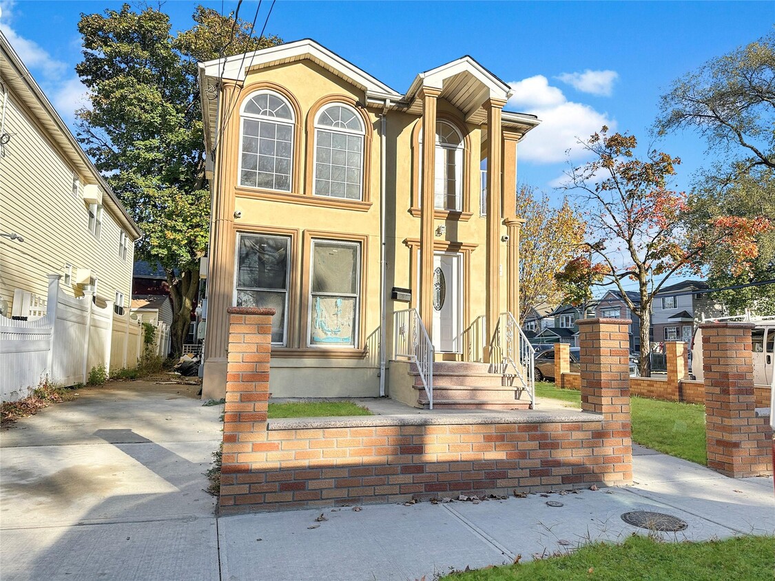 Primary Photo - 116-57-116145 145th St