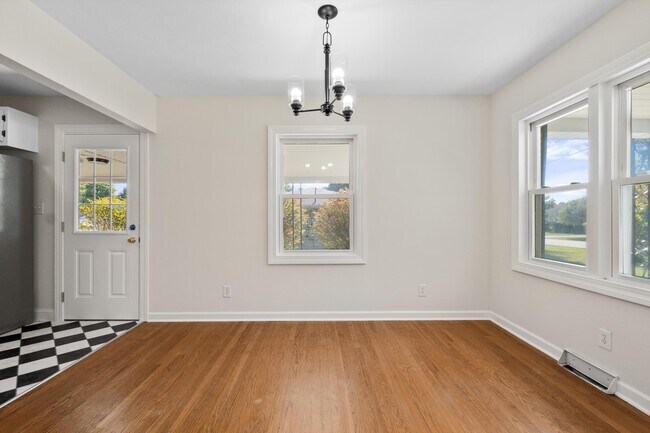 Foto del edificio - 213 Fairview Dr