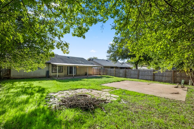 Building Photo - 4618 Button Bend Rd