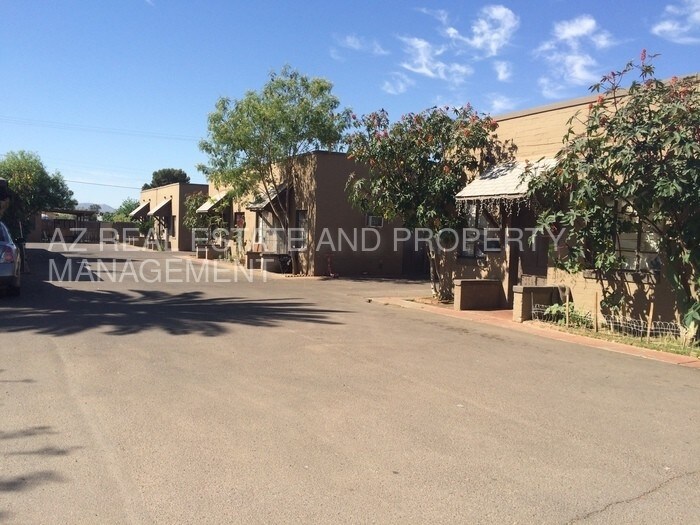 Foto principal - 1649 E Oak St