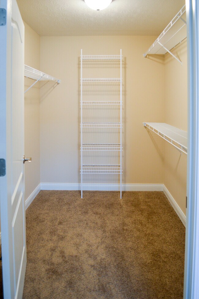 Foto del edificio - Upstairs 2 bedroom