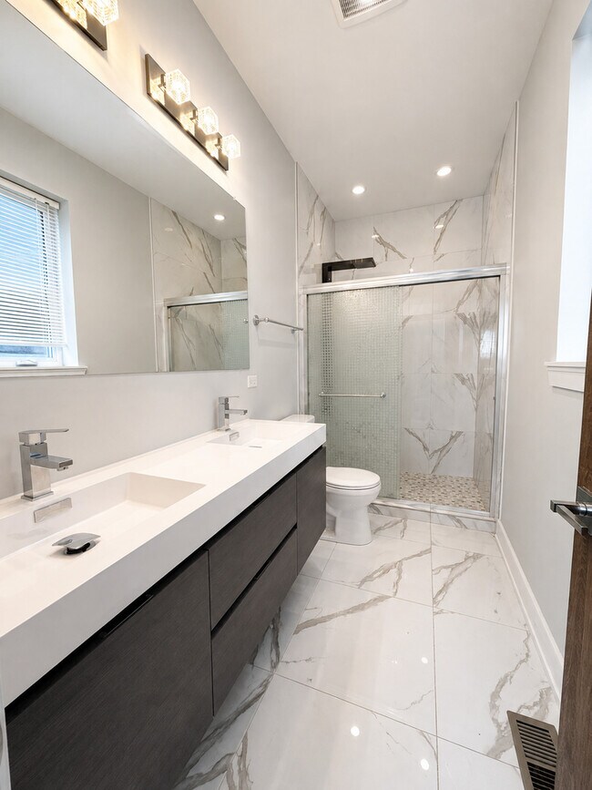 Foto del edificio - 1149 W 17th St